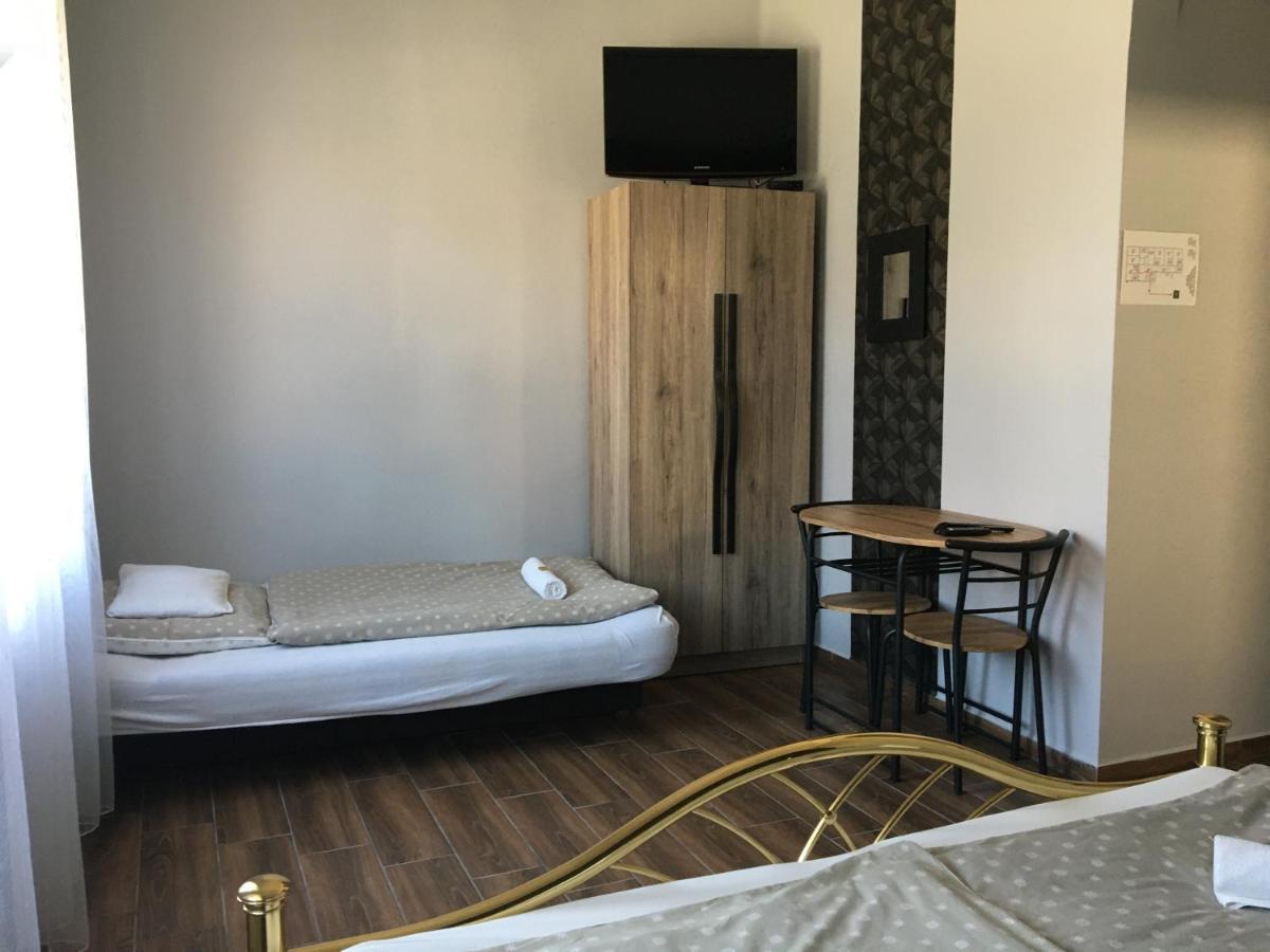 Megyehaz Apartman Appartement Makó Buitenkant foto